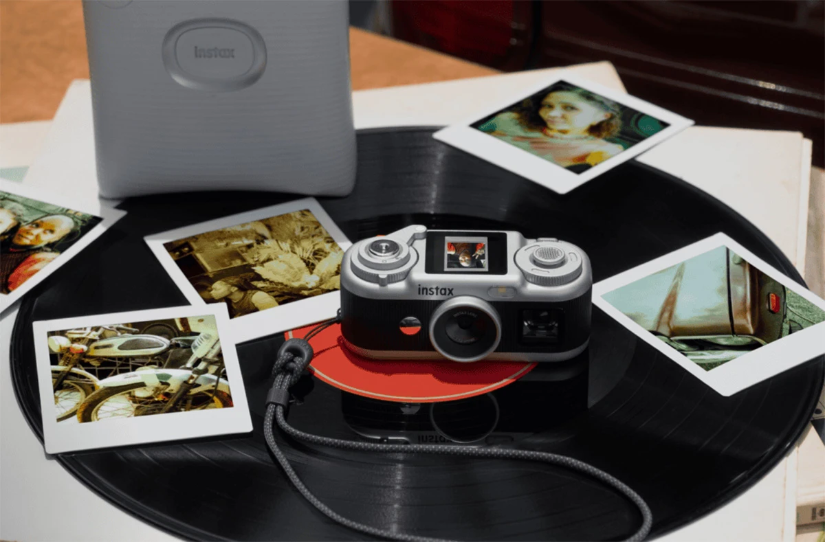 How cute is the retro-style Instax Pal 2?