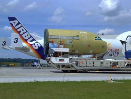 Built for carrying very large objects - such as aircraft fuselages