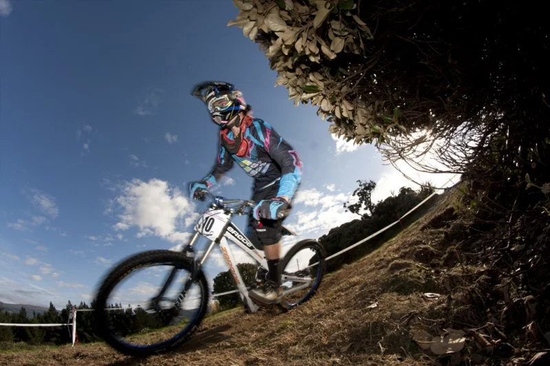 The Zerode G-1 mountain bike incorporates a mid-bike-mounted internal geared hub, which is said to allow it to perform better than a regular MTB in a variety of ways