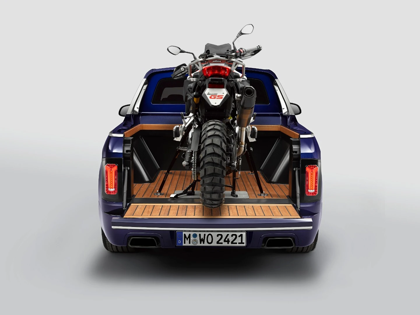 BMW showed the X7 Pick-up and F 850 GS adventure bike for Motorrad Days