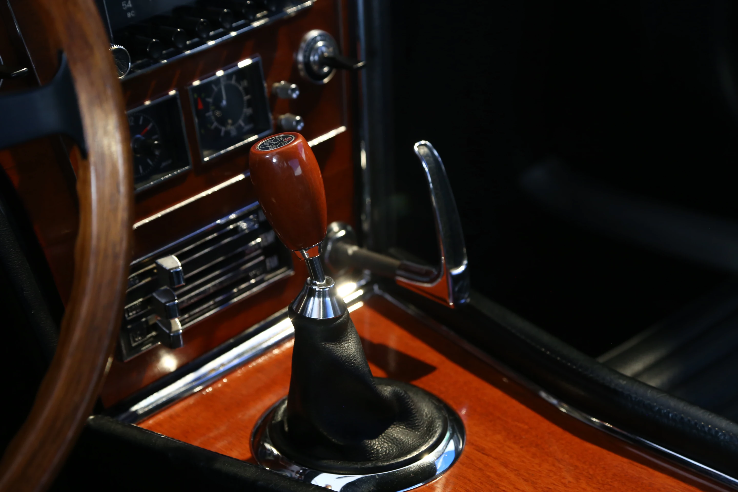 The bespoke interior of the Toyota 2000 GT was impressive for any make (Photo: Angus MacKenzie/Gizmag.com)