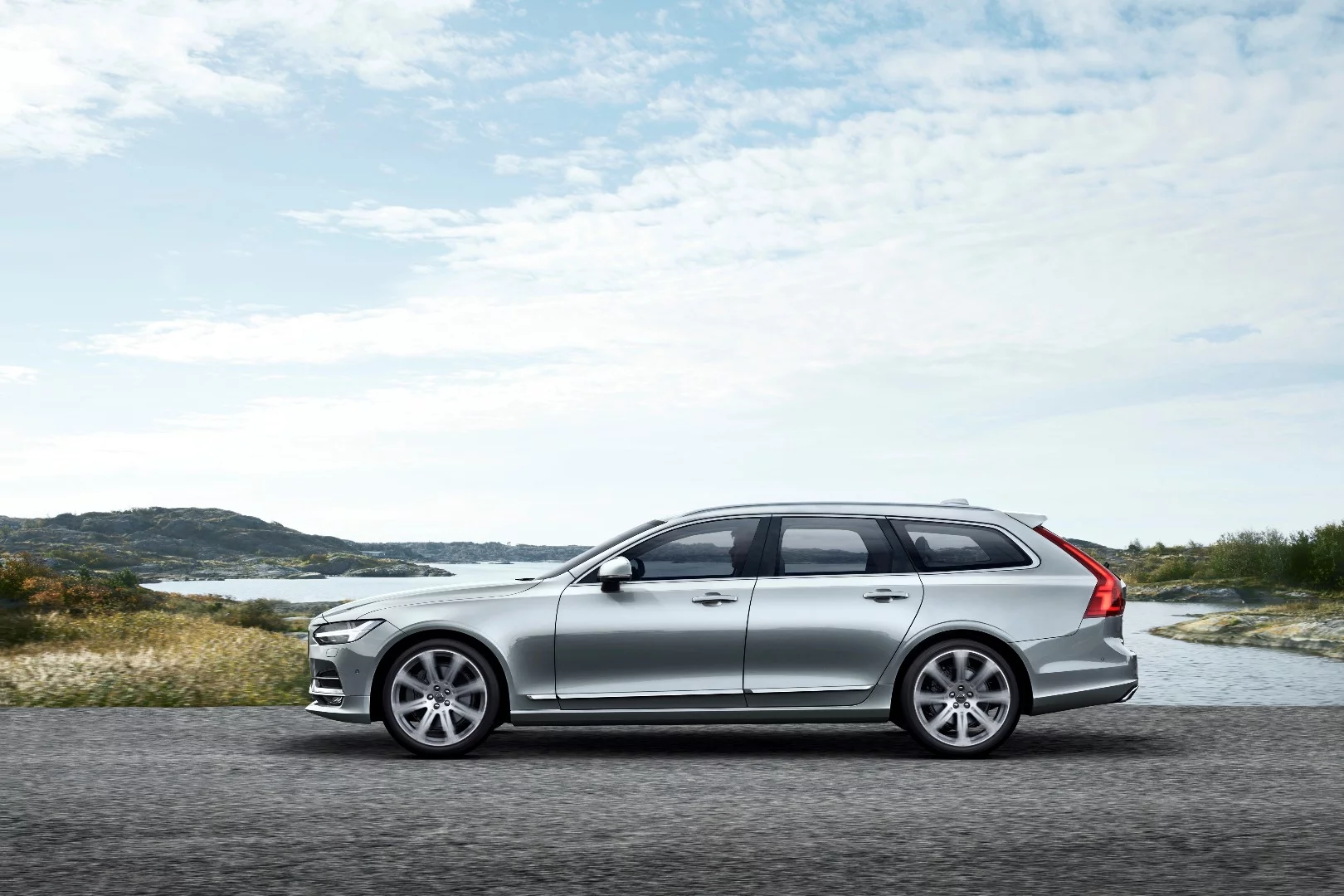 The V90 is the perfect alternative to our modern obsession with SUVs