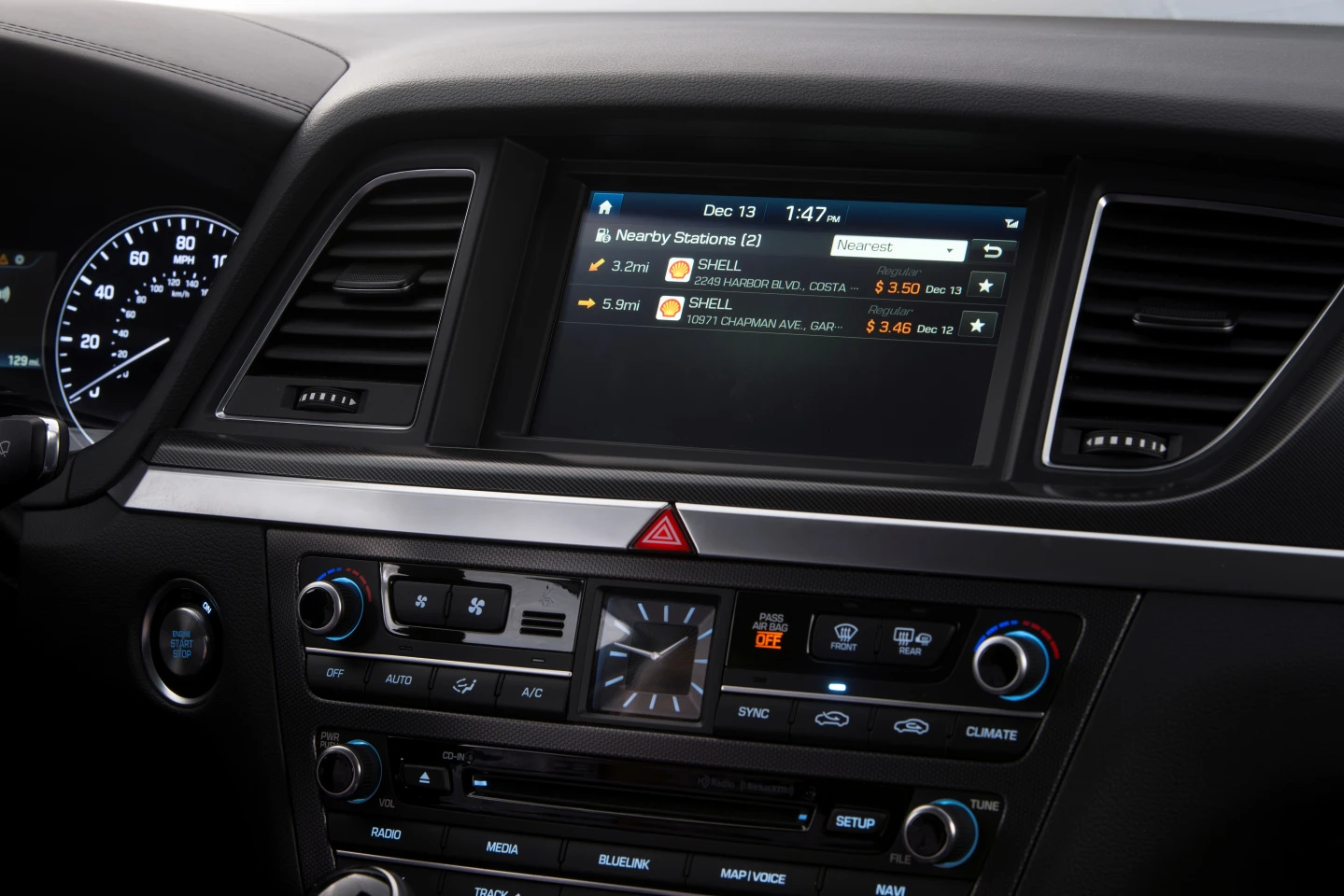 The 2015 Hyundai Genesis will launch with mobility and connection features, including pioneering the Google Glassware implementation