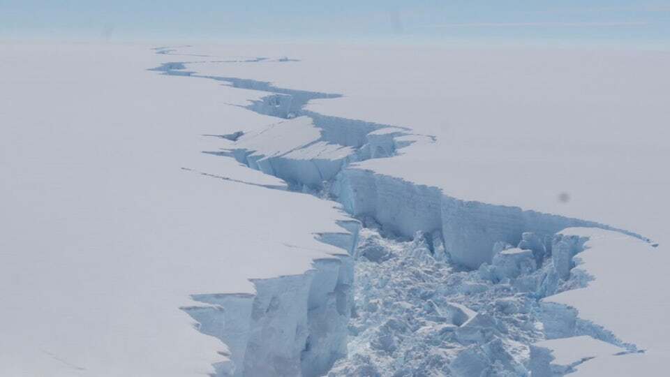 The berg comprise 10 percent of the Larsen C ice shelf