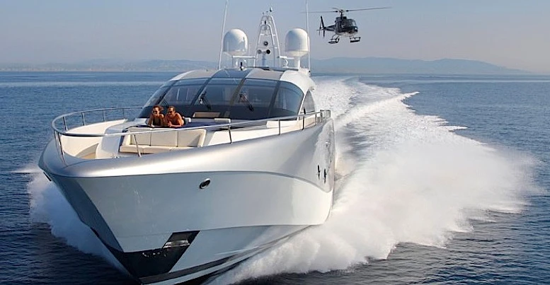 TWO DECK & OPEN SEMI-DISPLACEMENT OR PLANING MOTOR YACHTS winner Shooting Star