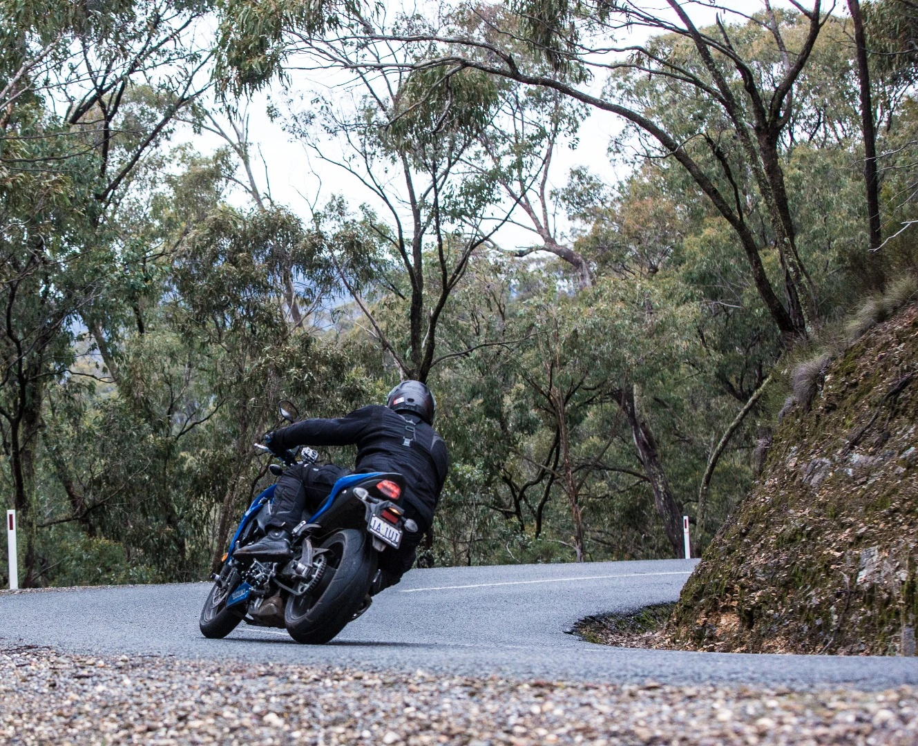 Suzuki GSX-S1000: slim tail section leads to a small passenger seat