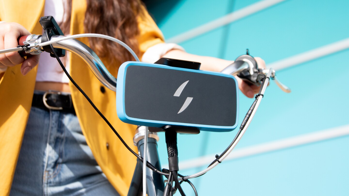 A new battery needs a new handlebar mount, but other Swytch ebike conversion kit components look to carry over from previous models