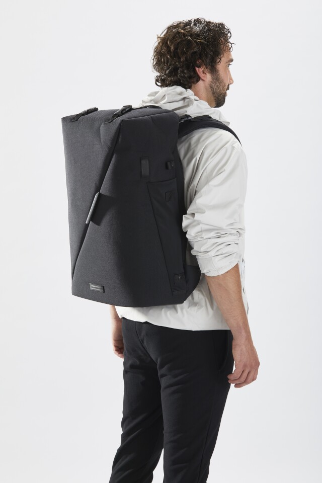 In expanded mode, the RiutBag X35 offers 35 liters of internal storage and can serve as carry-on luggage
