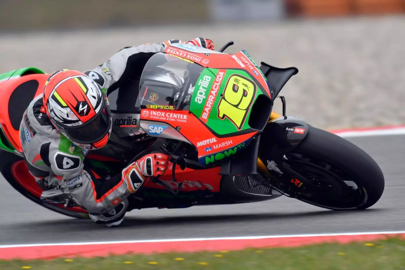 Aprilia fitted the RS-GP of Alvaro Bautista with a set of wings that look very close the Jorge Lorenzo's setup