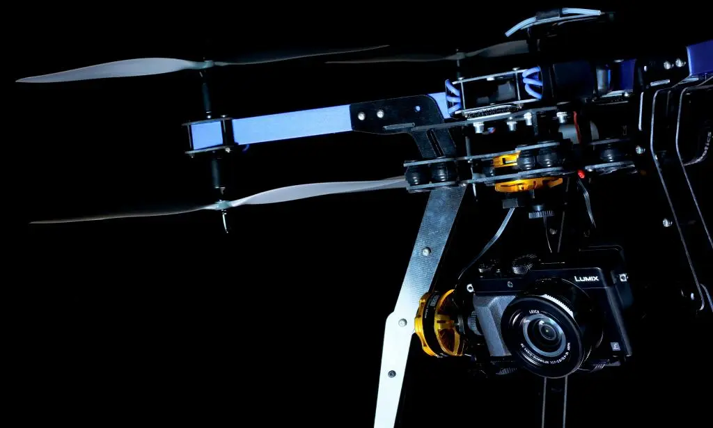 With its ability to lift payloads weighing up to 800 grams (1.8 lb), the X8+ is designed to carry third-party cameras and other tools