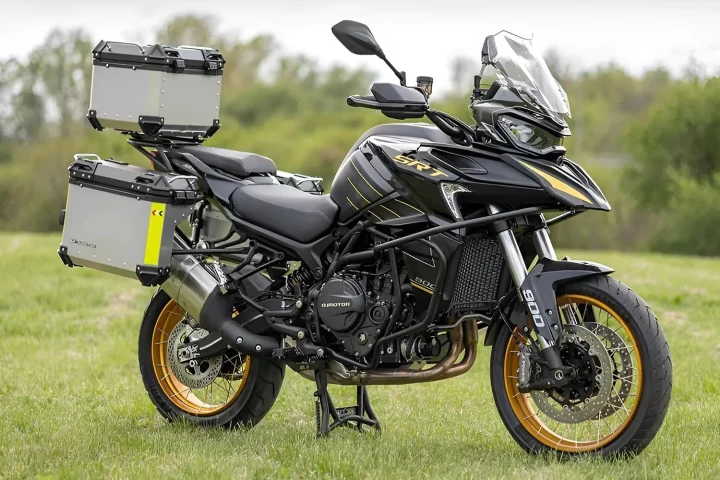 QJ Motor has unveiled its own middleweight adventure-tourers, the SRT 900 S and the SRT 900 SX