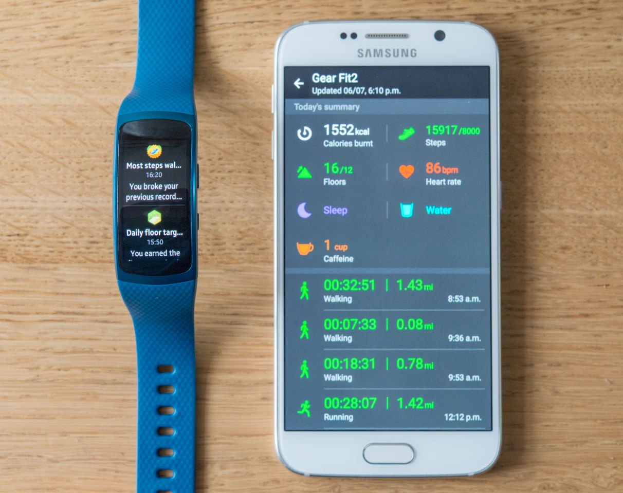 The Samsung Gear Fit2 features Bluetooth and Wi-Fi connectivity