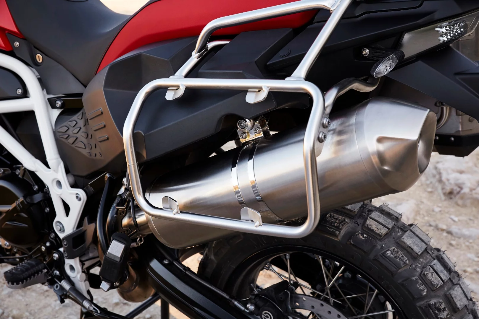 The new exhaust canister of the 2017 BMW F 800 GS Adventure