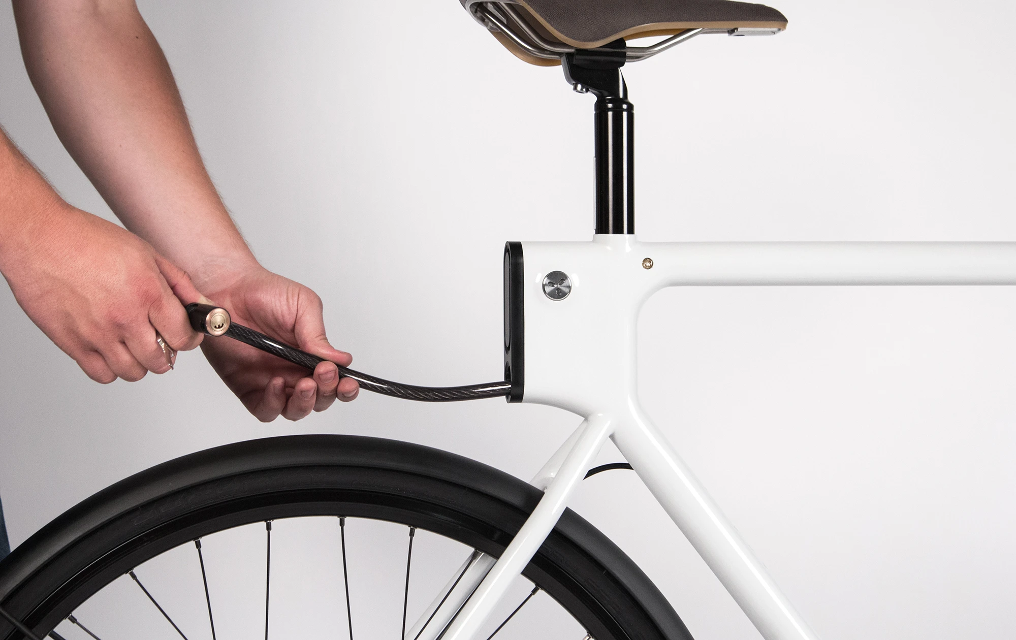 The EVO's retractable cable lock
