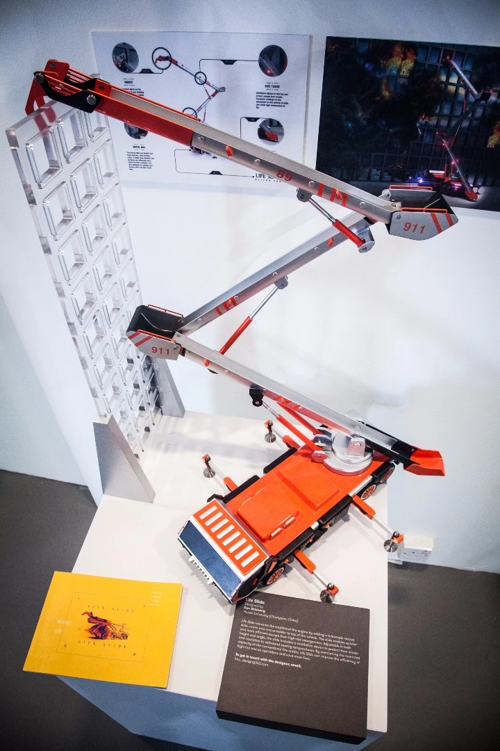 Global Grad Show: The Life Slide is a new take on the fire engine, that adds a telescopic slide, crane and ladder to the top of the vehicle for faster evacuations. By Fan Shizhong, from Hunan University, China