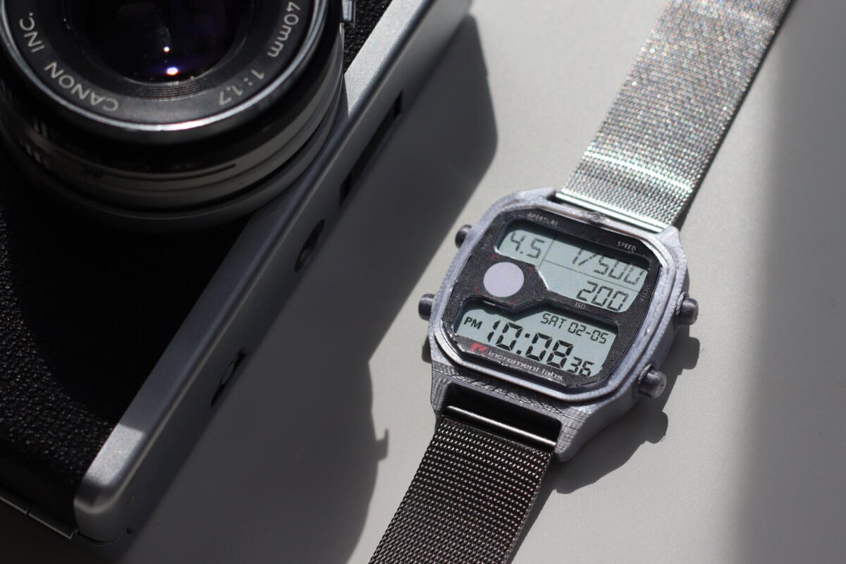 Ultimate photographer's watch features its own built-in light meter