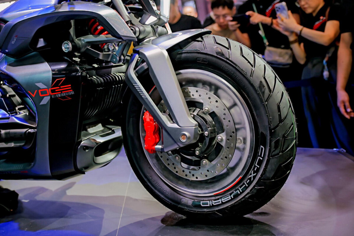 Voge's hybrid motorcycle concept looks like a cruiser for cyborgs