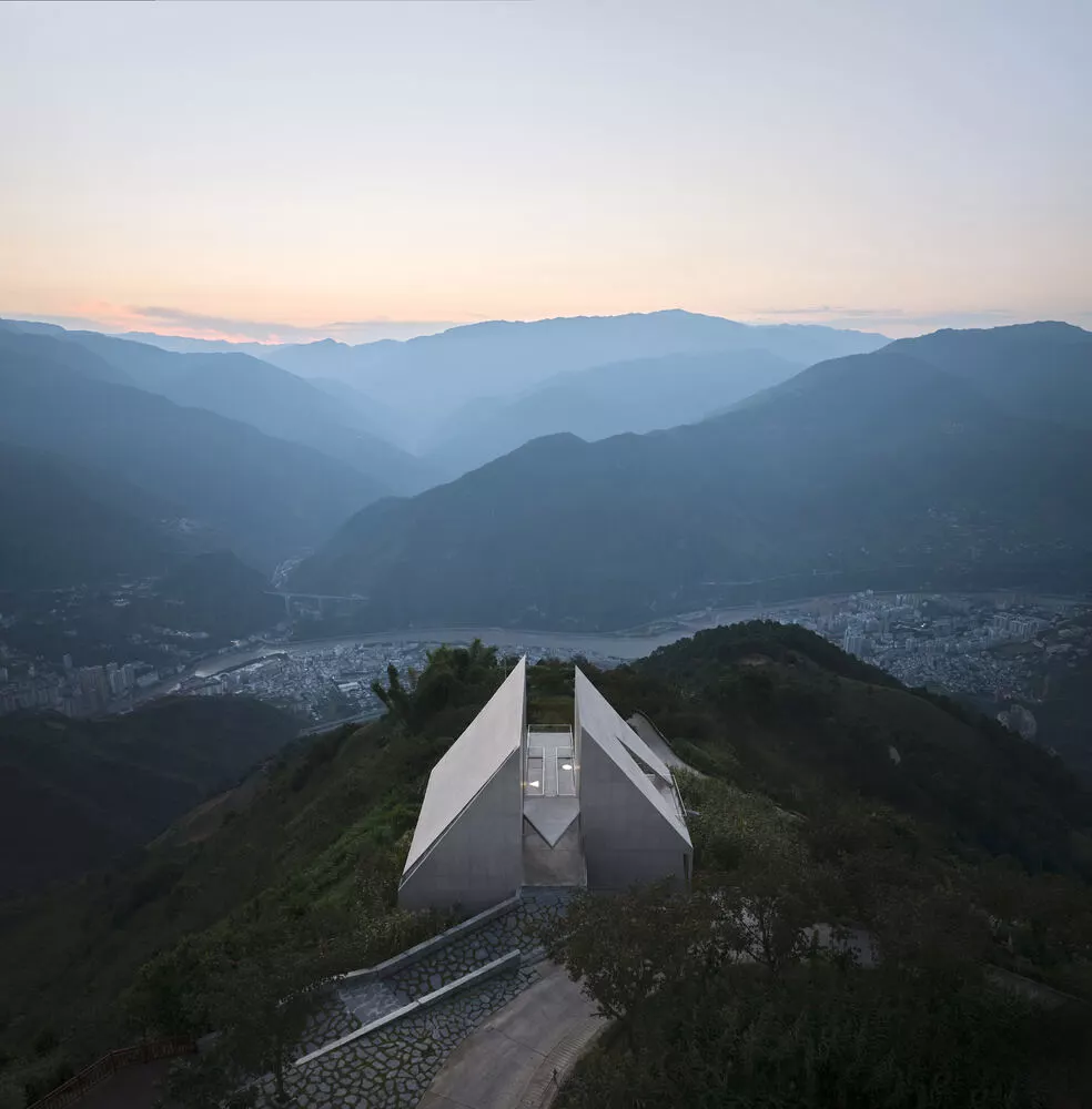 Nujiang Grand Canyon Bookstore bridges tradition and innovation
