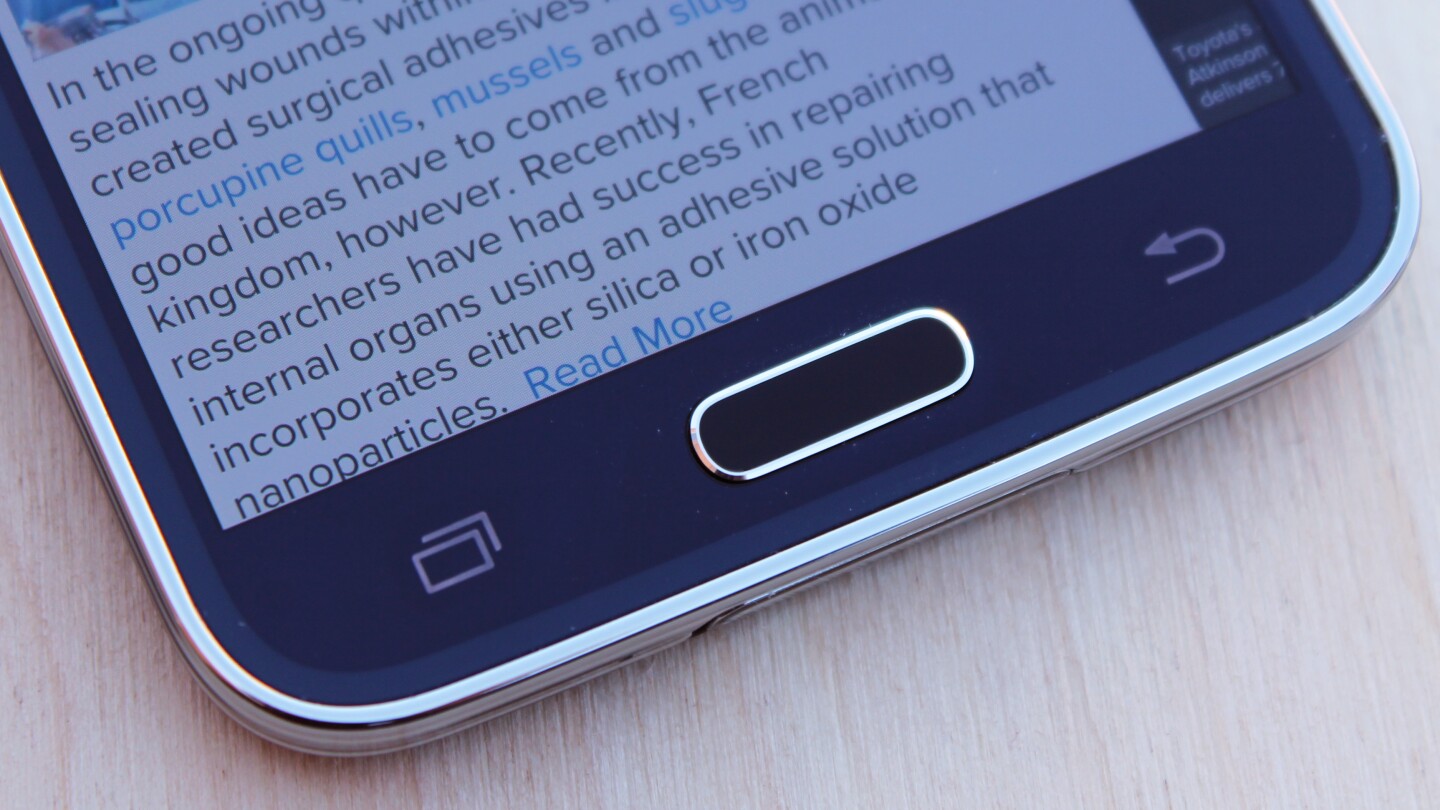 This time, Samsung replaced the menu key with a recent apps key