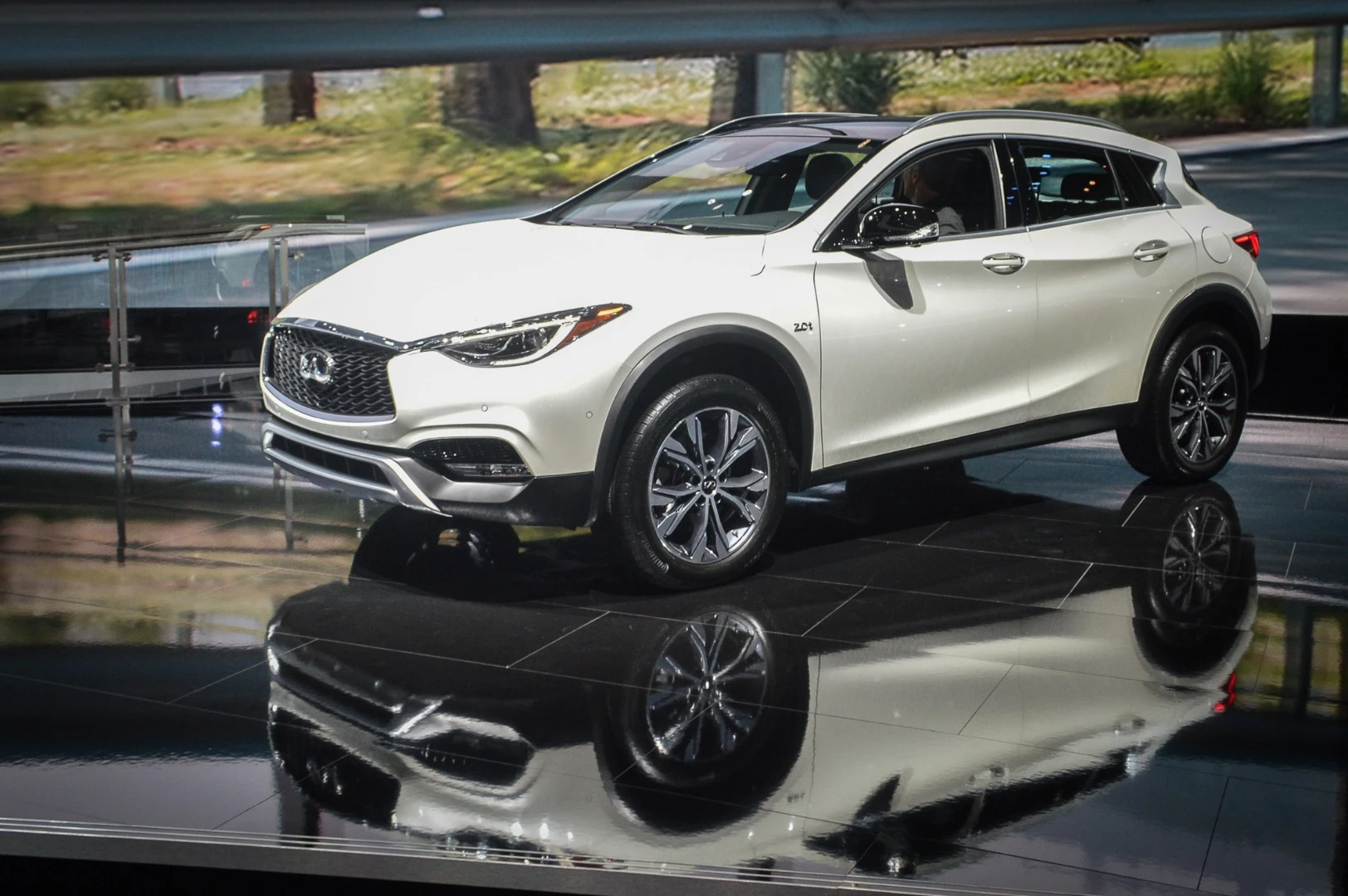 Infiniti QX30