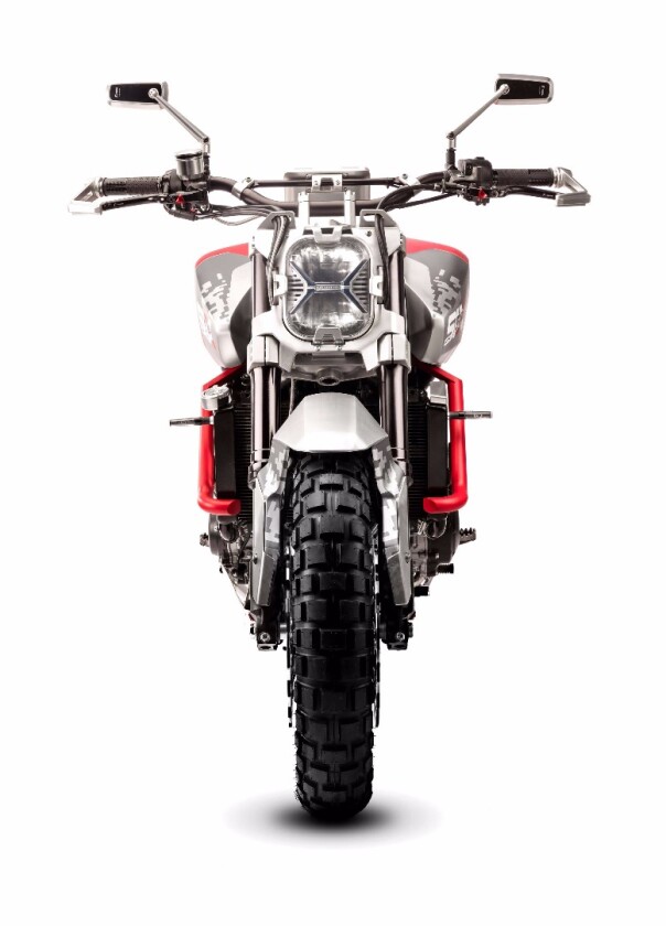 Honda Six50 concept: machined aluminium triple clamps and billet reservoirs