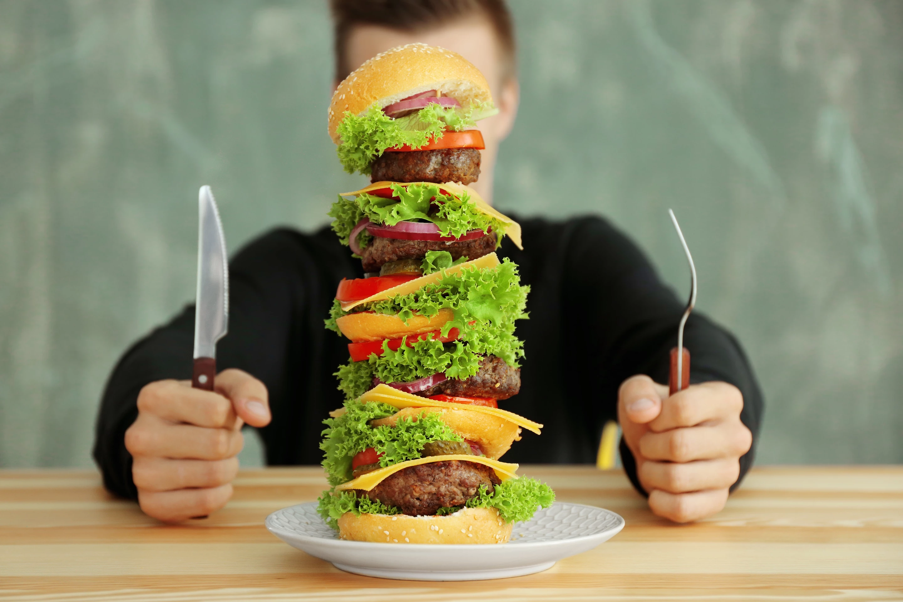 Scientists warn diet cycling with poor weekend choices could be bad for your health