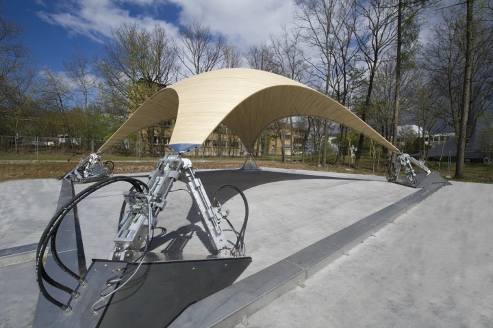 SmartShell is a wooden structure that uses hydraulic drives to compensate for structural loads (Photo: Bosch Rexroth)