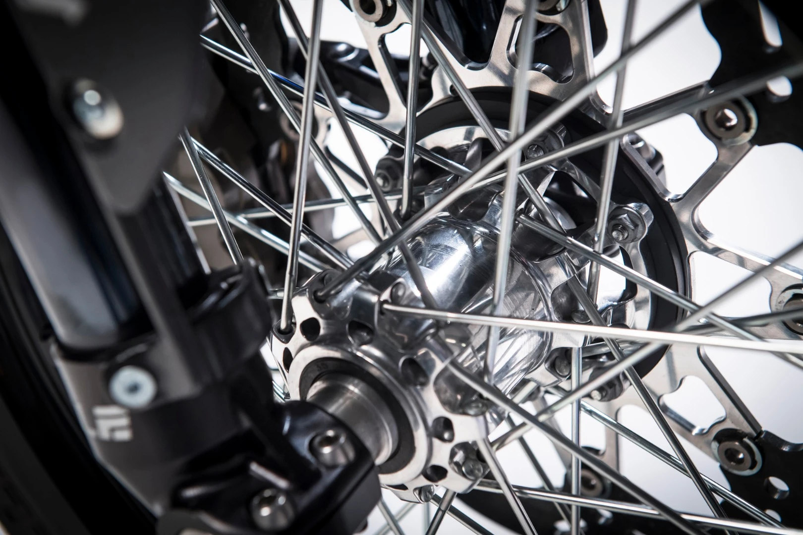 Aero E-Racer: spoked rims