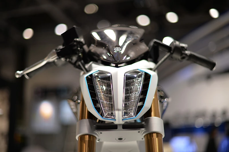 Yamaha's PES1 - headlight unit
