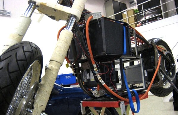 Close up of the Li-ion battery packs at the front of the Orphiro electric cruiser
