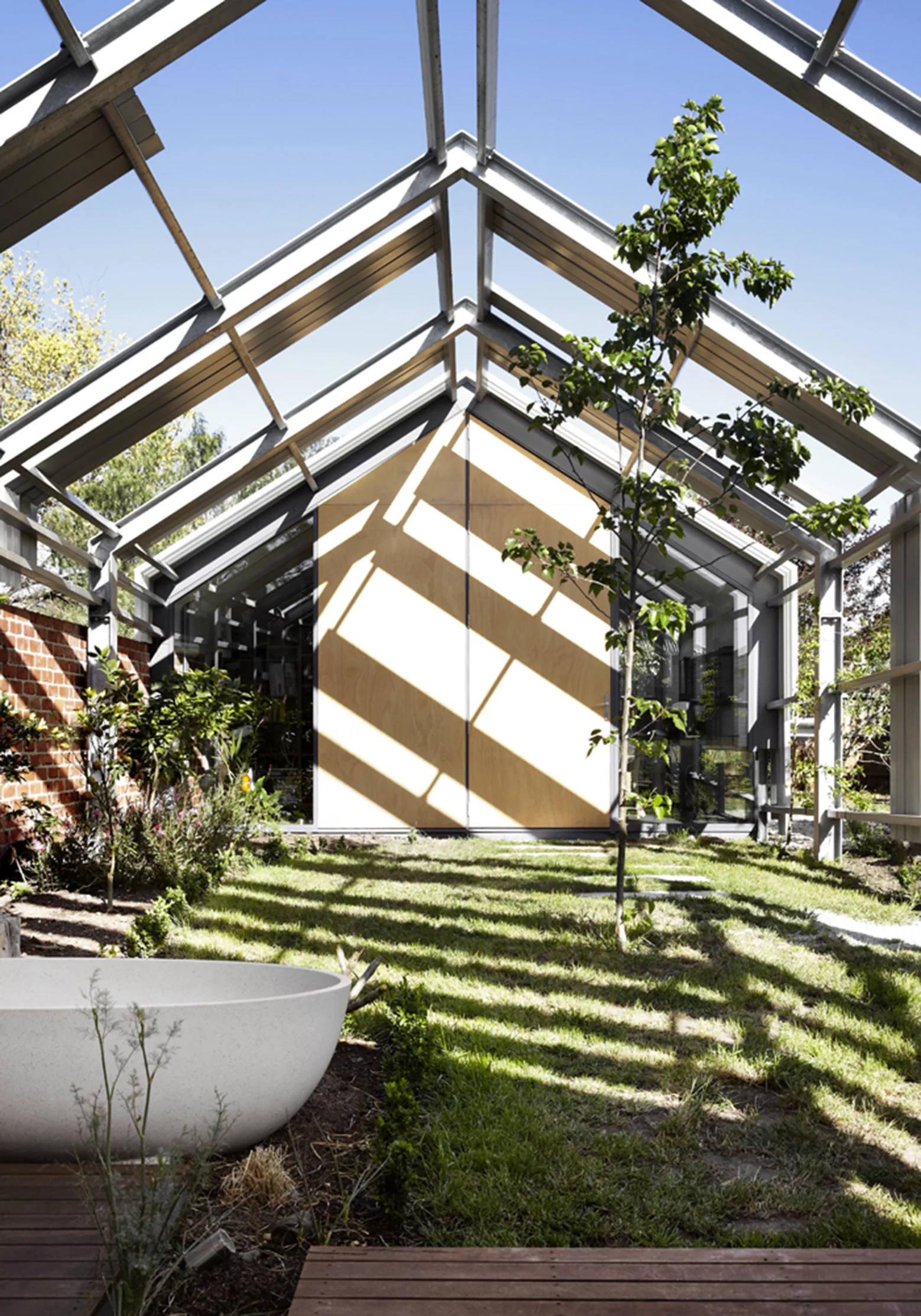 Inside the semi-outdoor extension (Photo: Tess Kelly)