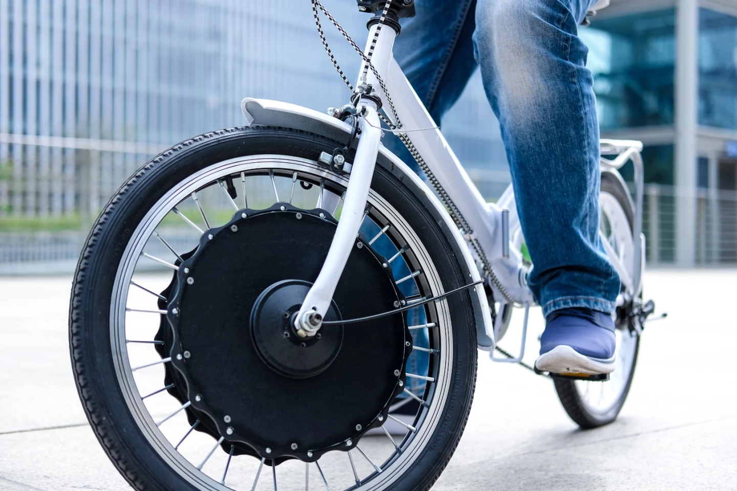 All versions of the EvoWheel will have a 250W motor, although there will be three different battery capacities