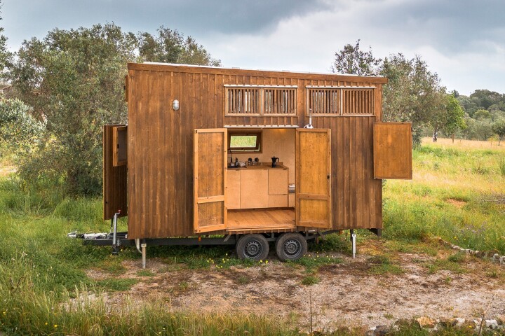 The Pego tiny house is very compact and has a length of just 5 m (16 ft)