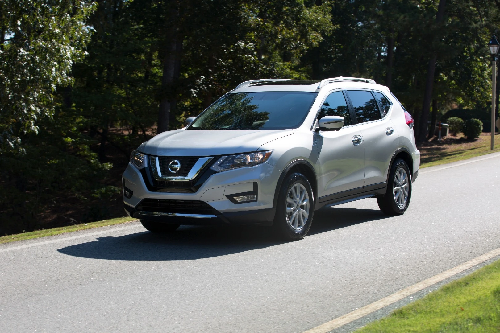The 2018 Nissan Rogue enters dealerships in the United States in October, 2017 with the ProPILOT Assist being available in a trim level and package price below US$35,000