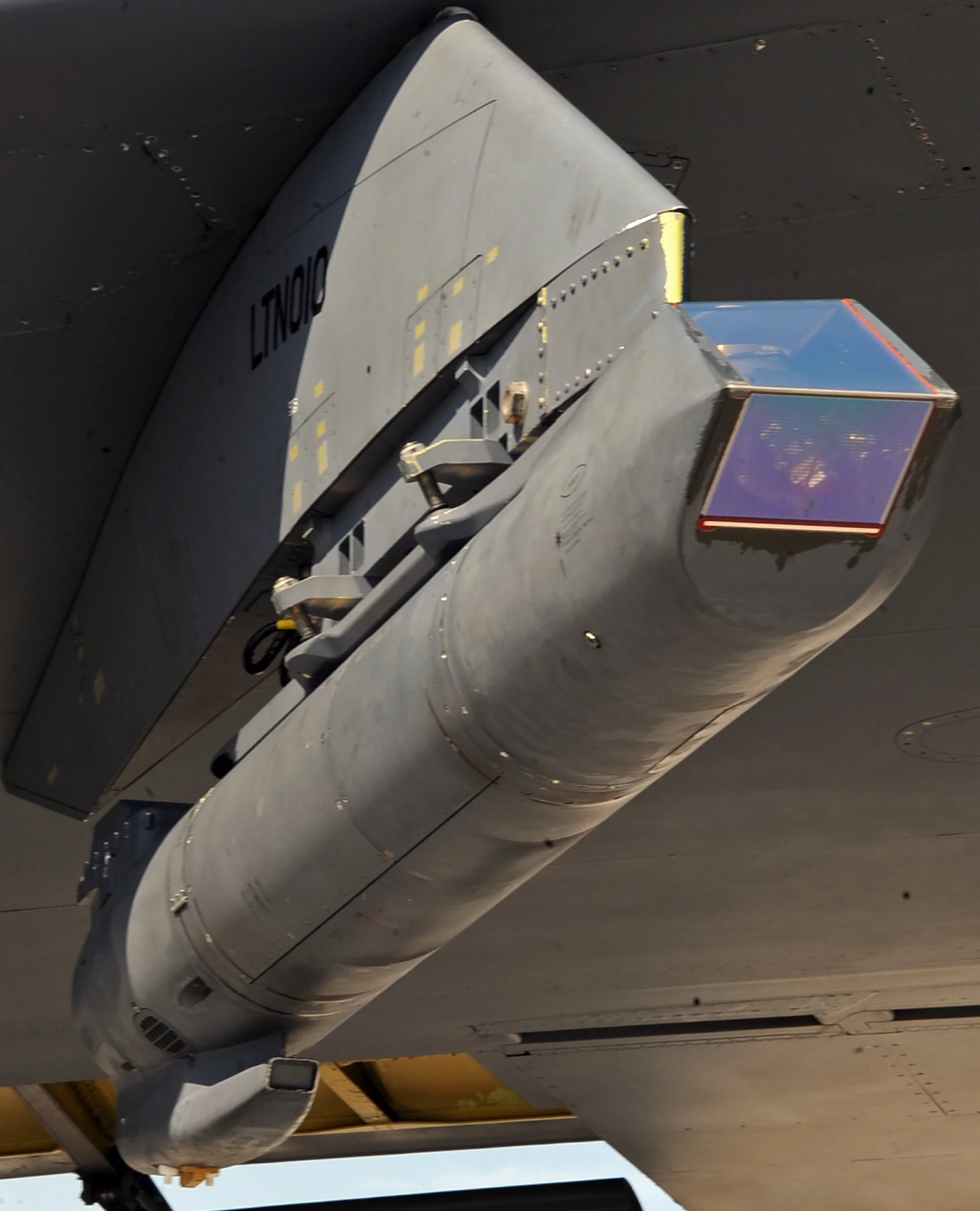 Sniper pod under the wing of a B-52H Stratofortress (Image: USAF/Staff Sgt. Jason McCasland)