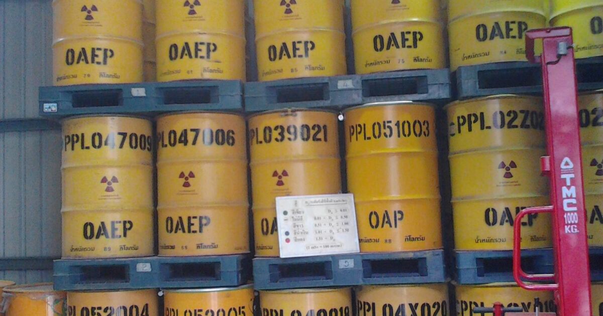 Stainless steel may not be the best choice for storing nuclear waste