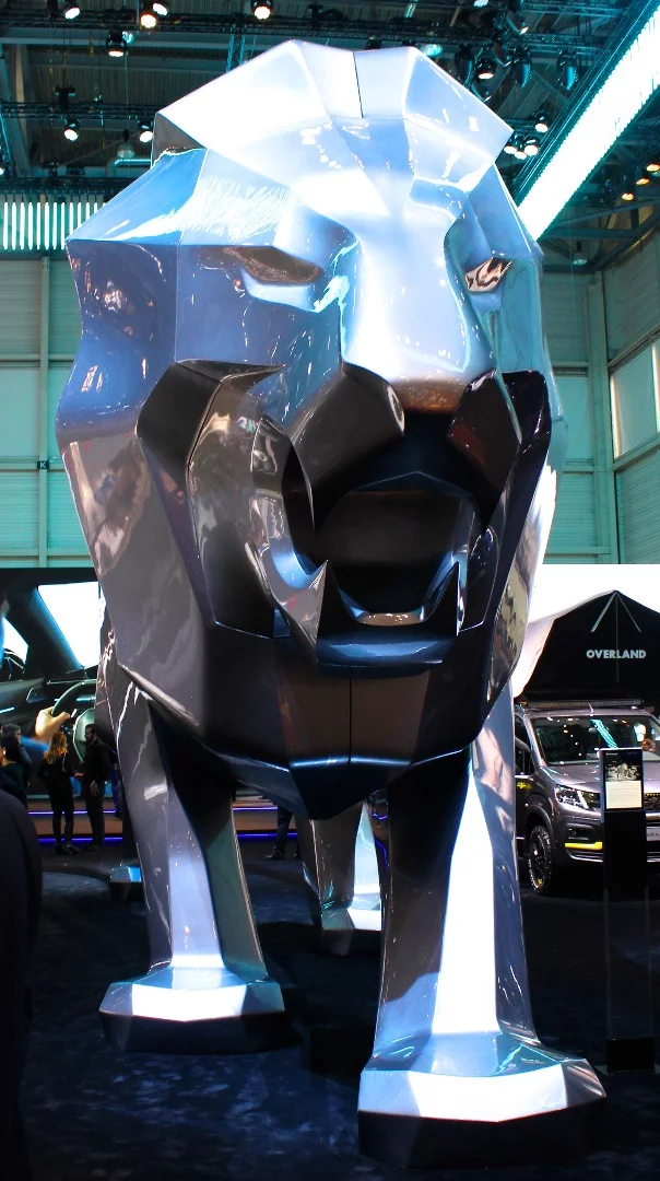 Another Peugeot debut: a massive lion statue