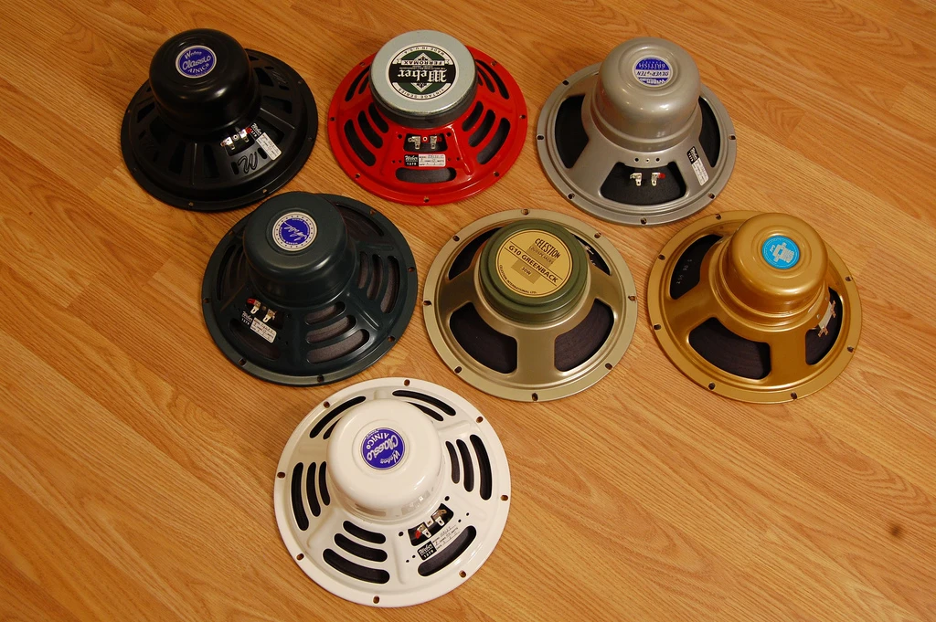 Gabi Bucataru tested a number of 10-inch speakers before opting for the Weber 10F150T for the combo Stinger
