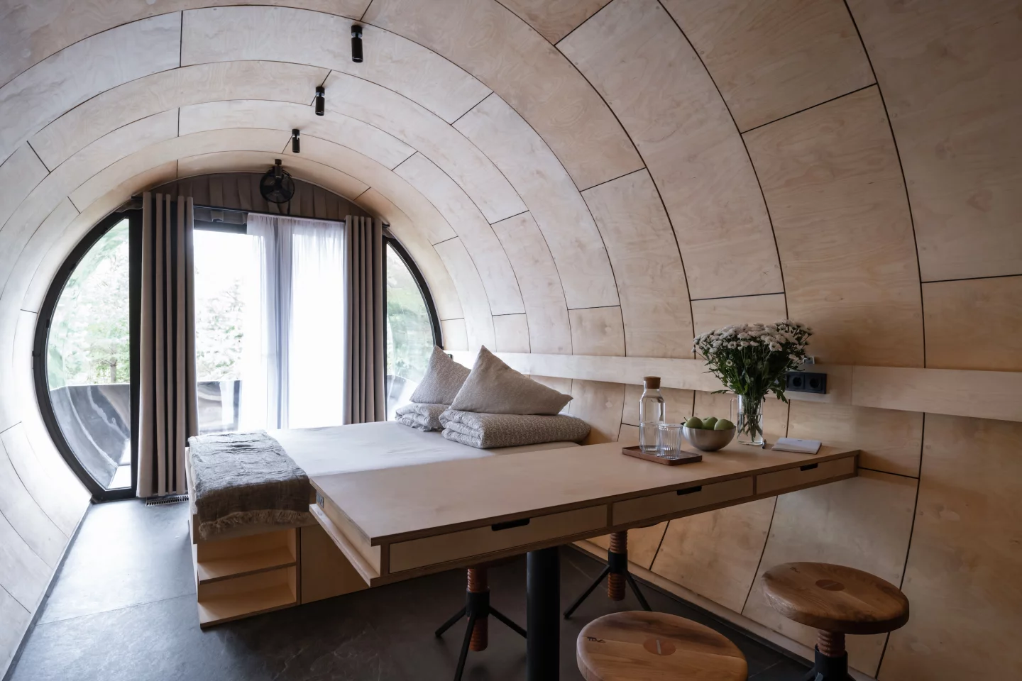 Russian Quintessential looks best suited for short stays, and includes a double bed and a desk area