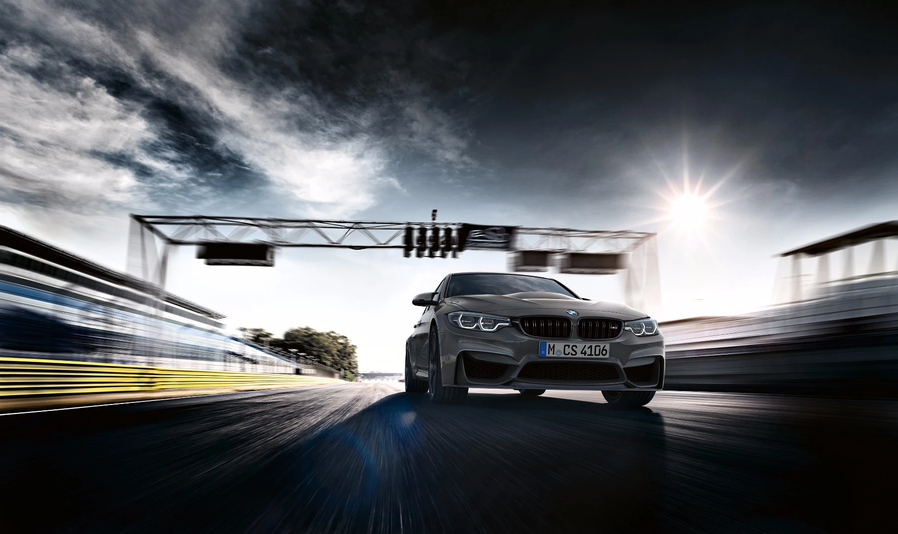 From the outside, the M3 CS instantly makes its intentions clear