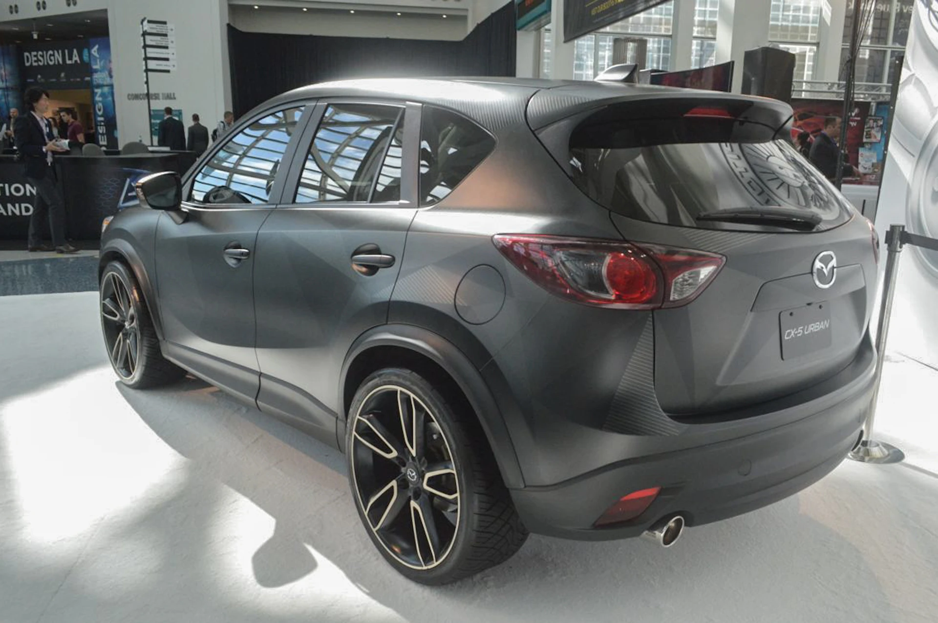 Mazda gives the CX-5 a stealthy look with shadowy, multidimensional facets (Photo: C.C. Weiss/Gizmag.com)