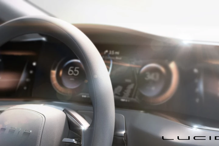 Lucid Motors' upcoming luxury EV: AMOLED screens make up the dash
