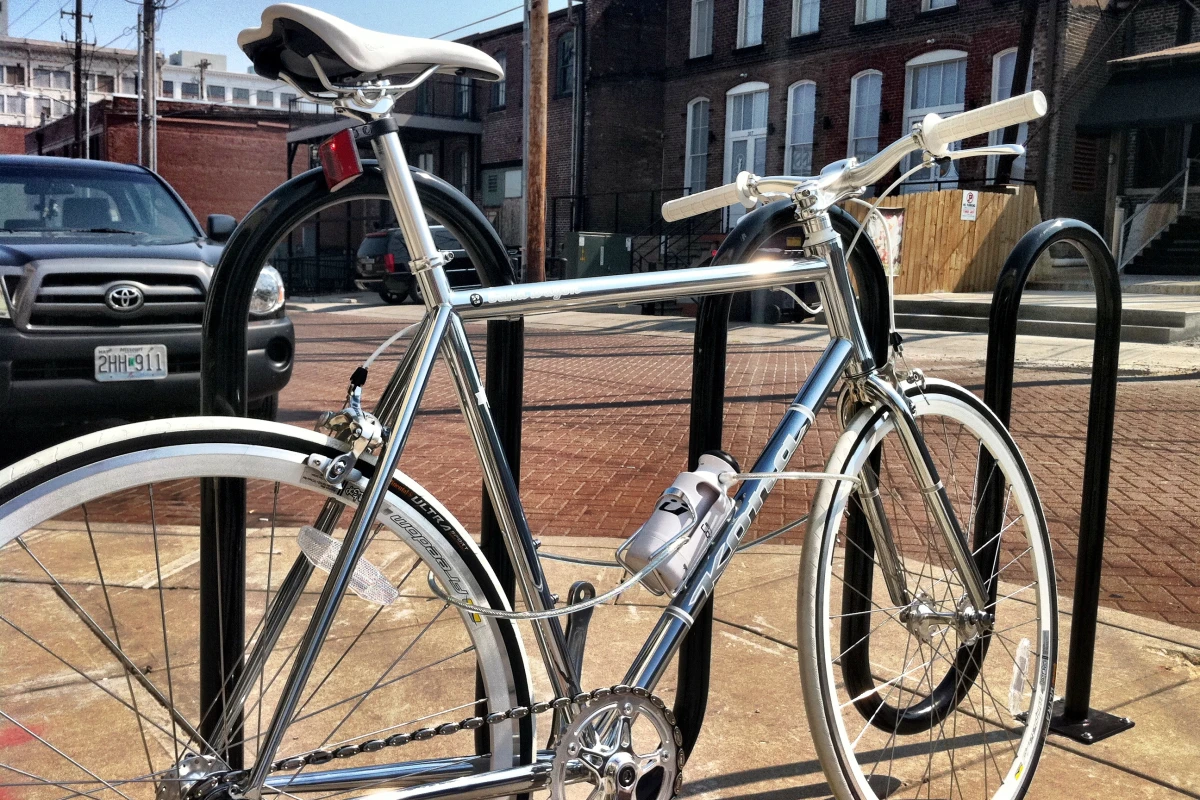 The Kuat Racks Bottle Lock is a bike lock that has the form of a water bottle
