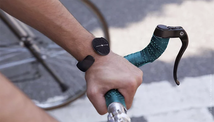 Compass mode will simply indicate which direction is north, navigation mode will guide a person using typical street directions, and proximity mode will point the wearer directly towards their destination