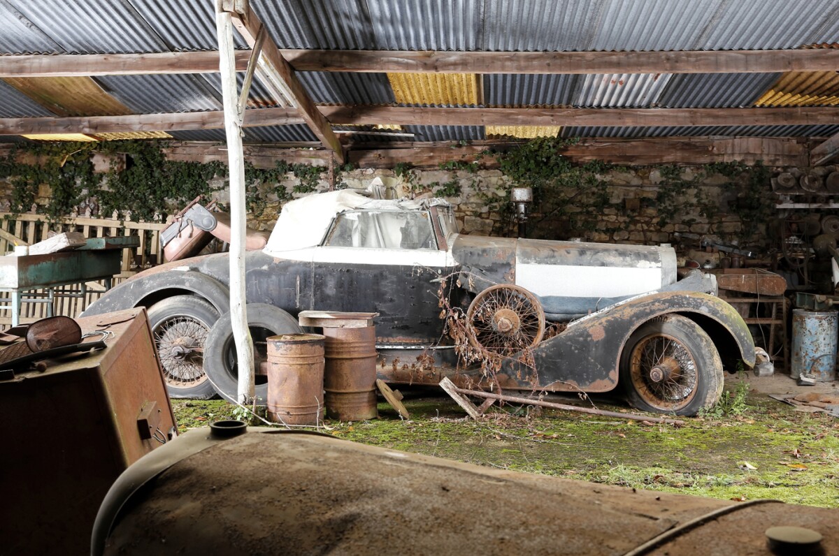 From the Baillon barn legacy, an Hispano Suiza H6B Cabriolet with body by famous French coachbuilder Millon & Guiet, which built bespoke carriages for the wealthy for half a century before beginning to produce bespoke automobile coachwork in 1895. The car was designed by the much celebrated Swiss engineer Marc Birkigt, who was nominated for the Car Engineer of the Century specifically for his design of the H6.