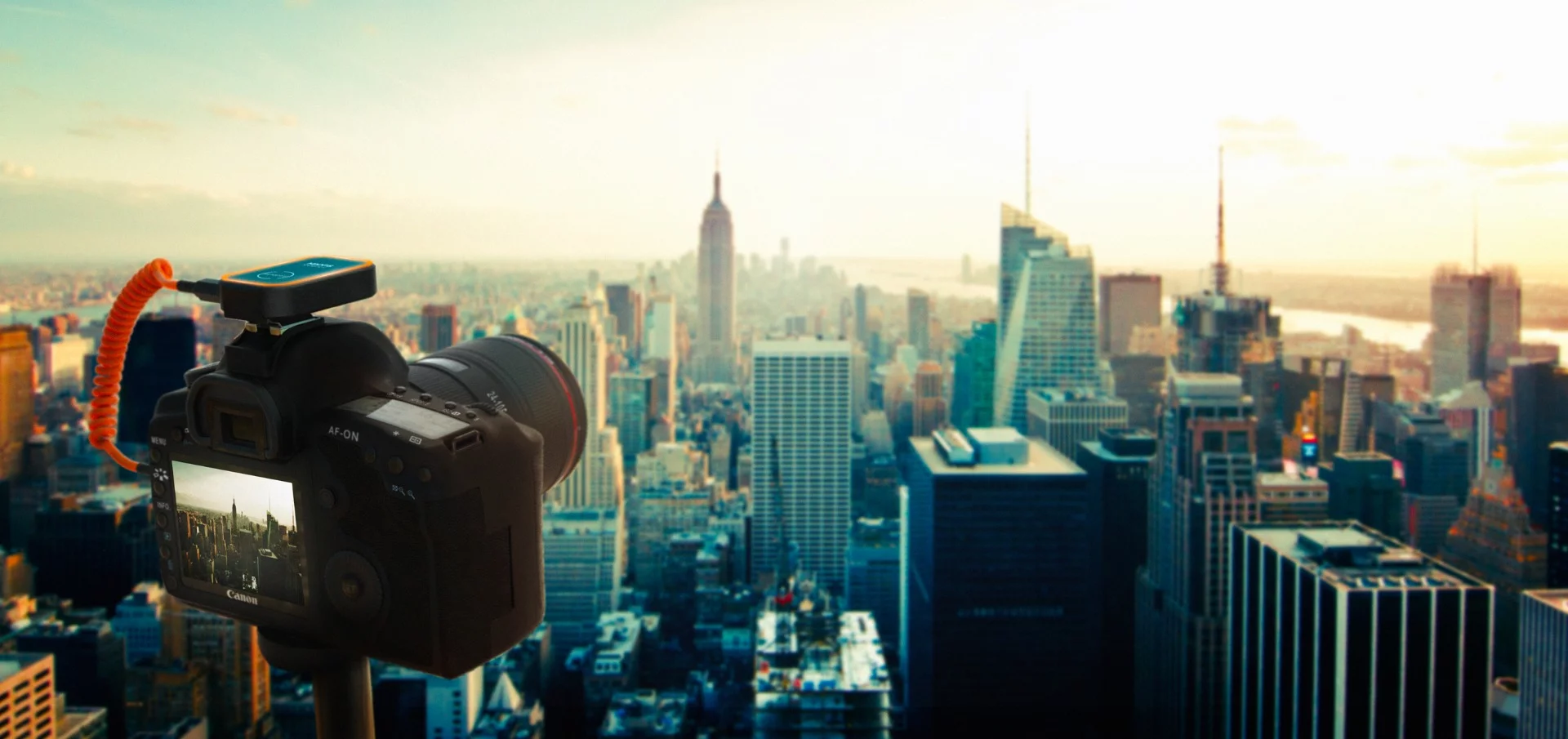 The Miops Mobile can be used for shooting time-lapse videos