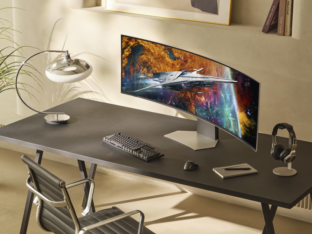 The Odyssey OLED G9 boasts AI upscaling, a refresh rate of 240 Hz and a response time of 0.03 milliseconds