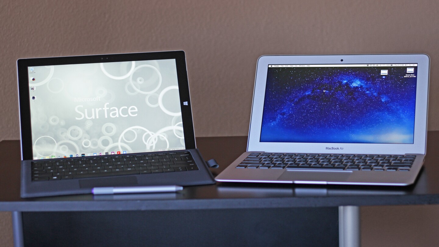 Surface and MacBook (Photo: Will Shanklin/Gizmag.com)