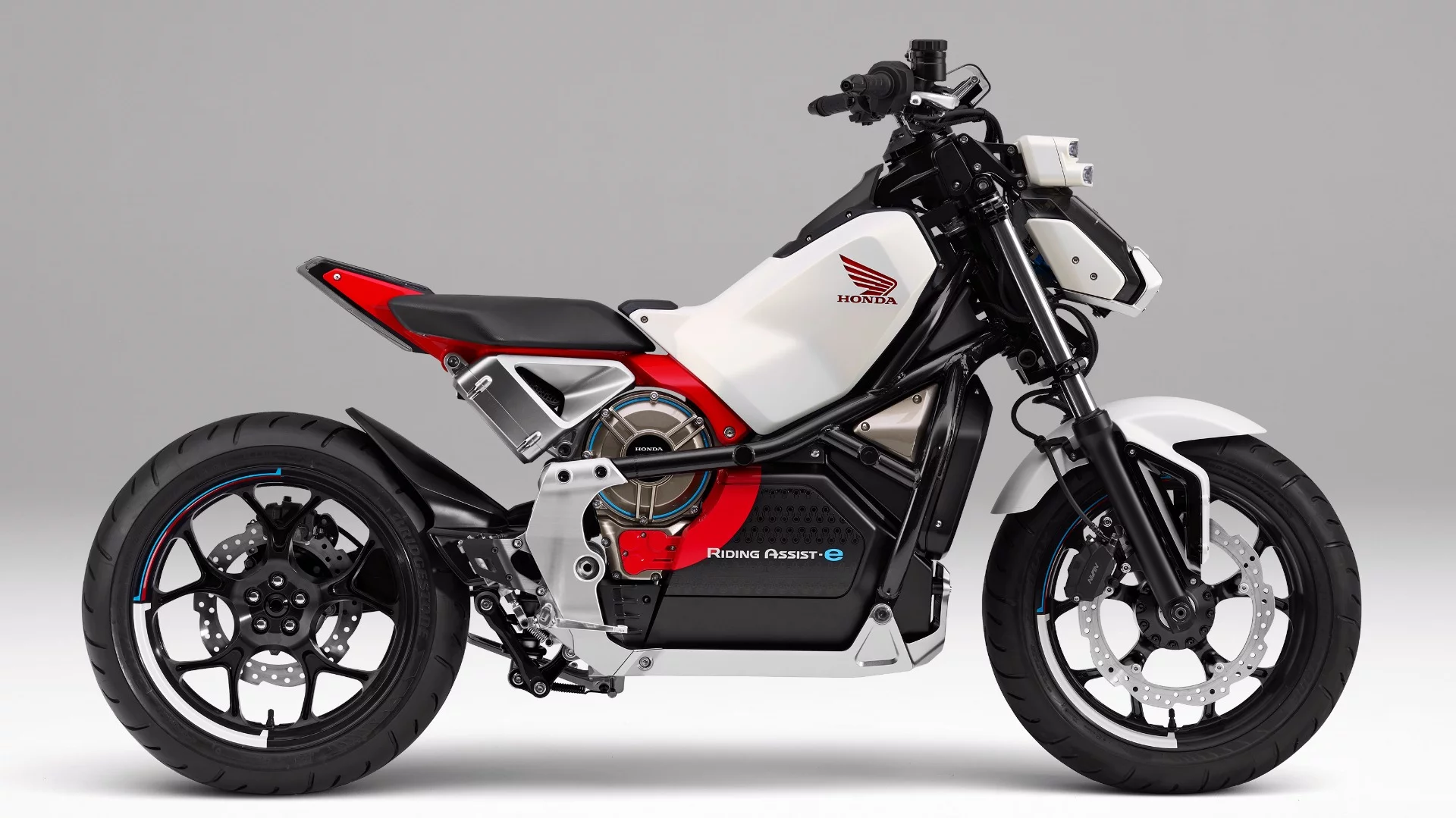 Honda "Riding Assist-e" self-balancing electric motorcycle for beginners Honda "Riding Assist-e" self-balancing electric motorcycle for beginners