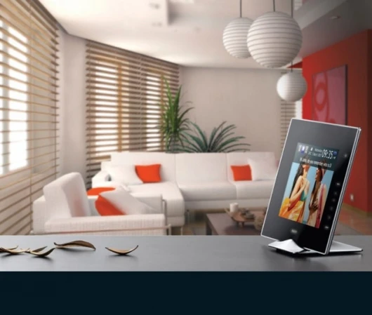 Wireless PIXXA digital photo frame